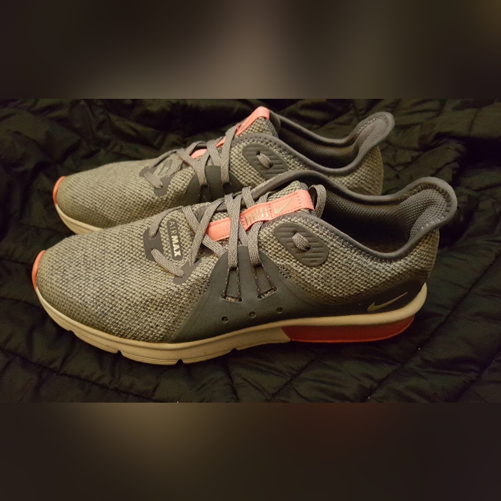 Women's Nike Air Max Sequent Running shoes size 7